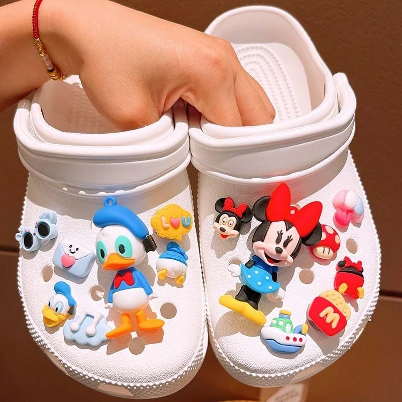 Фото 2025 MINISO Микки и Минни Дональд Дак подвески для обуви DIY аксессуары для обуви съемные зажимы для обуви для Colg Disney с мультяшной тематикой №3