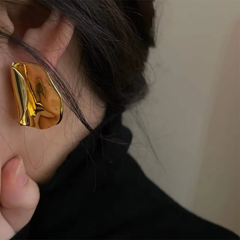 

Pleated earrings curled irregular round earrings
