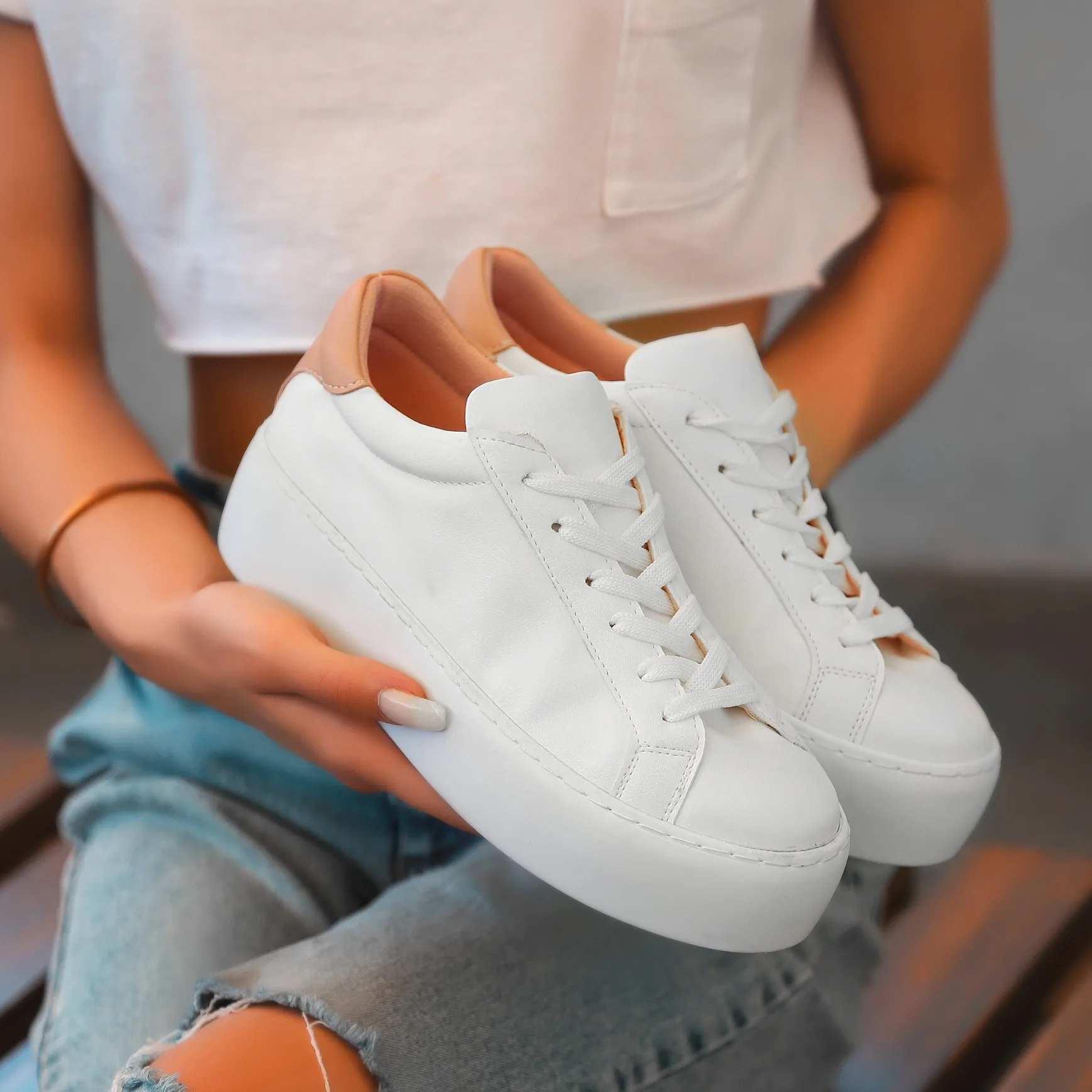 

Imon White Skin Powder Detailed Sports Shoes