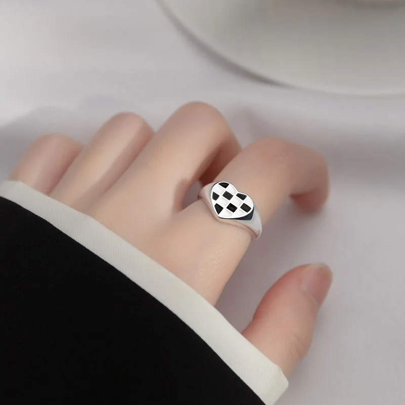 

925 Sterling Silver Japanese Korean Fashion Drop Glue Black and White Grid/Checkered Love Heart Ring Simple Women's Hand Jewelry