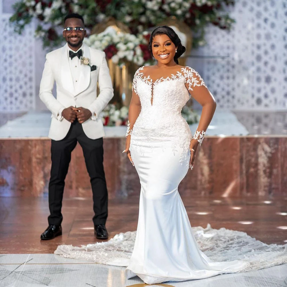 

Stunning Scoop Neckline Lace Appliques African Wedding Dress Robe Mariée Chapel Train Illusion Full Sleeves Mermaid Bridal Gown