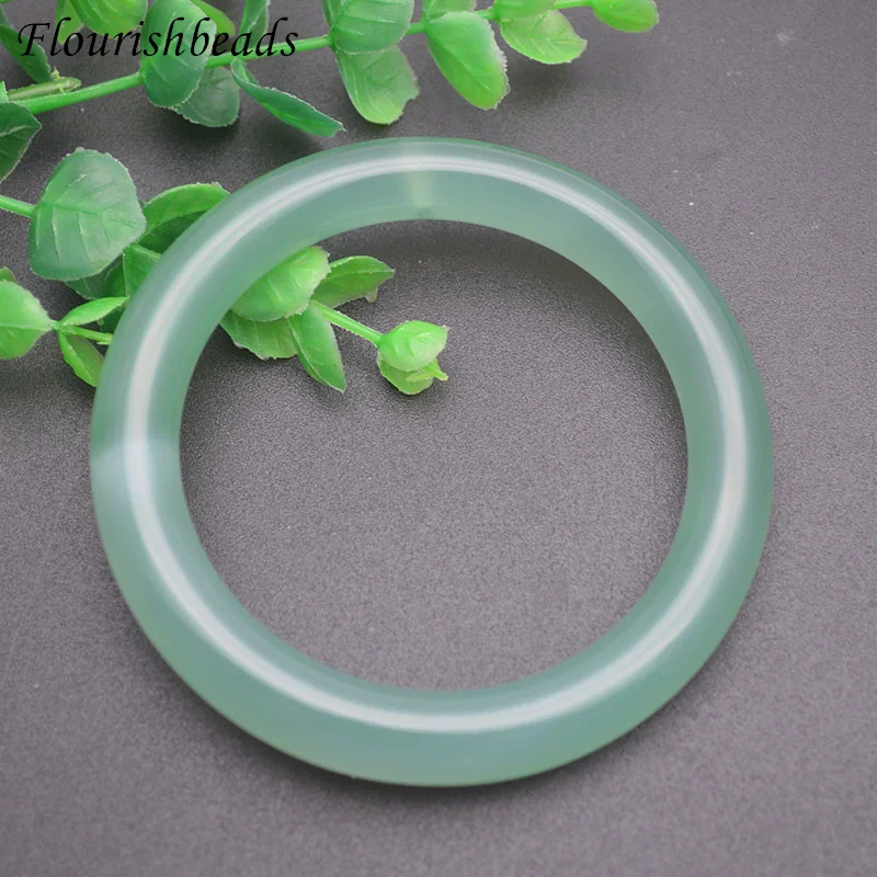 

Браслет с натуральным зелёным агатом, размер 55-60 см