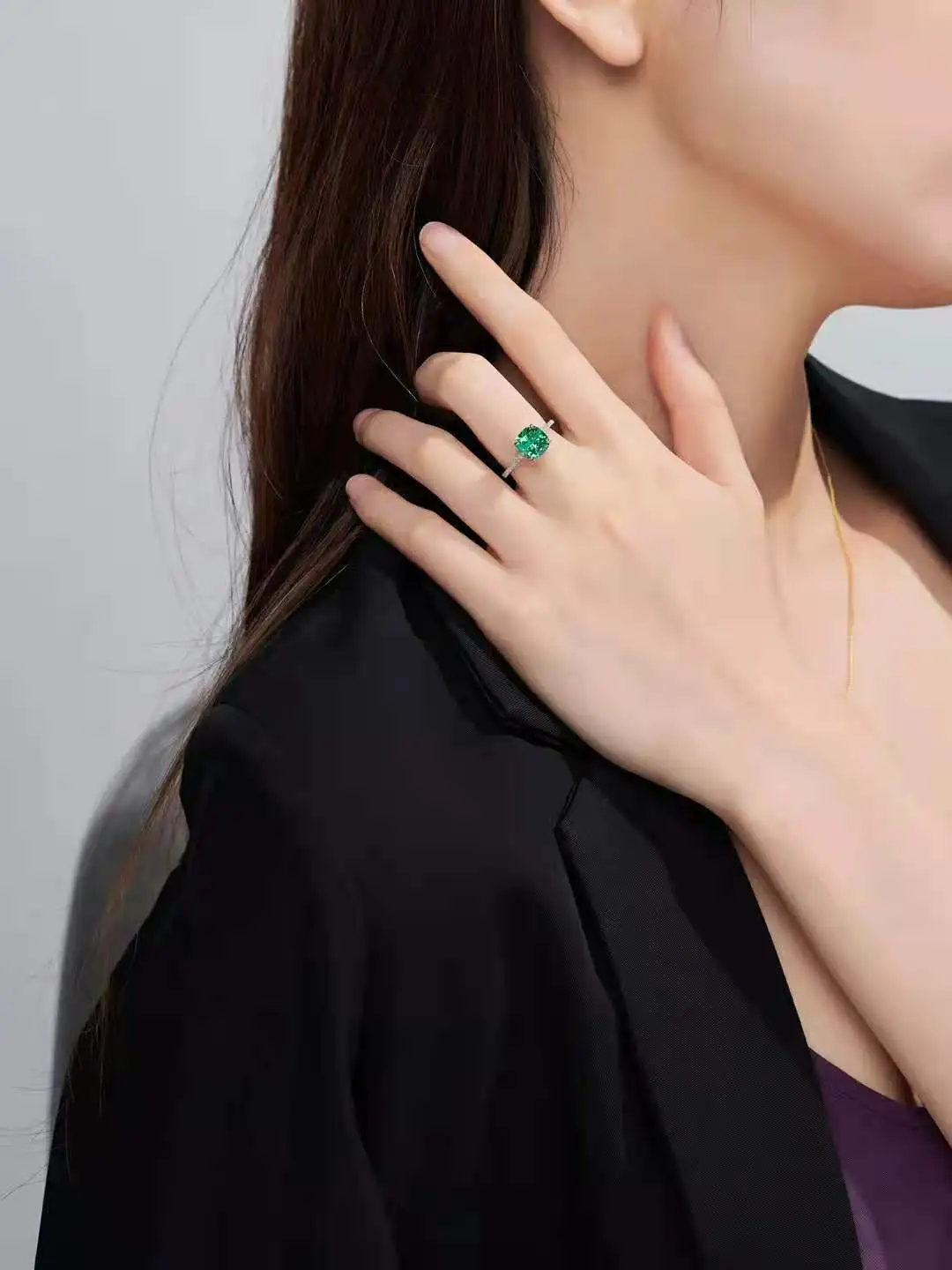 Luxury Elegant Artificial Grandmother Emerald 925 Sterling Silver Ring Fashion Versatile Winter Shining Jewelry