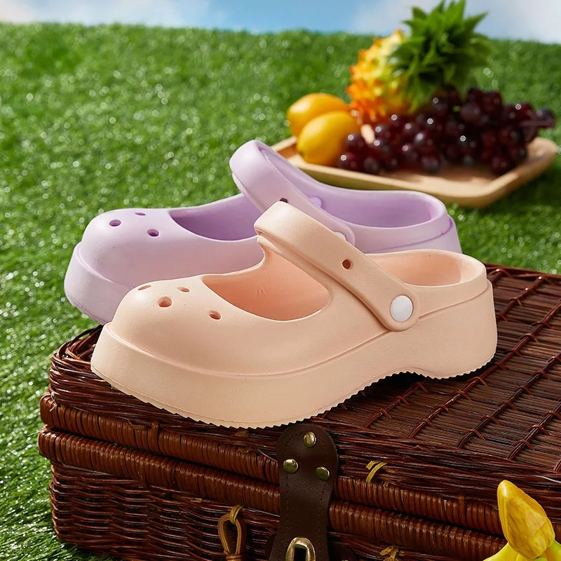 2023 Spring and Summer New French Solid Round Head Shallow Mouth Outer Wear Stunning Baotou Hole Shoes Women's Garden Shoes