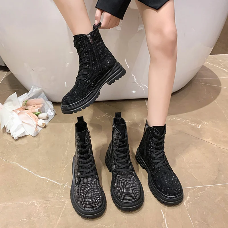 

Ботинки женские резиновые с круглым носком, на плоской подошве