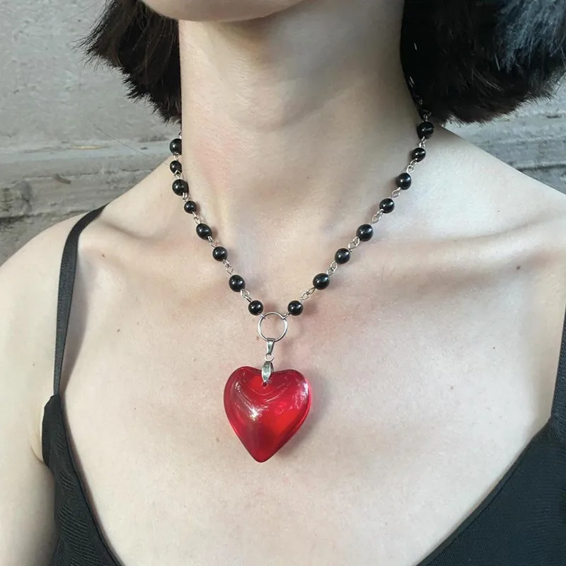 

Fashion Black Rosary Necklace, Red Glass Heart-shaped Crystal Pendant, Women's Charm Jewelry Party Gift