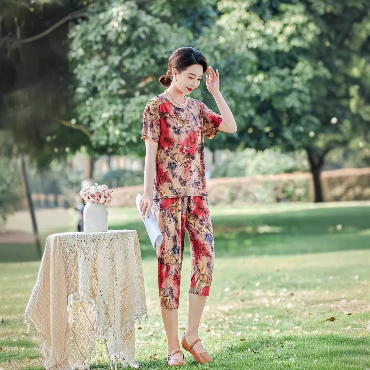 Женский летний костюм для женщин среднего возраста Модный повседневный из