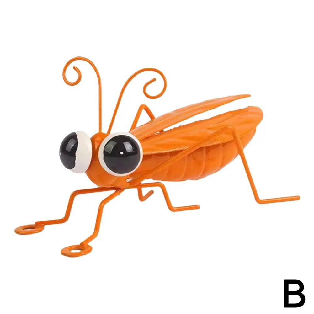 

Металлическая садовая скульптура кузнечик