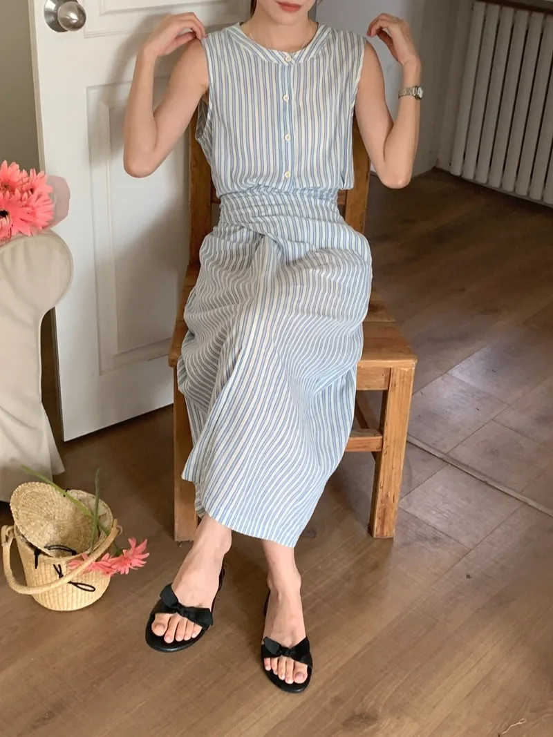 Женское платье в контрастную полоску туника на шнуровке модель 2024 года корейские