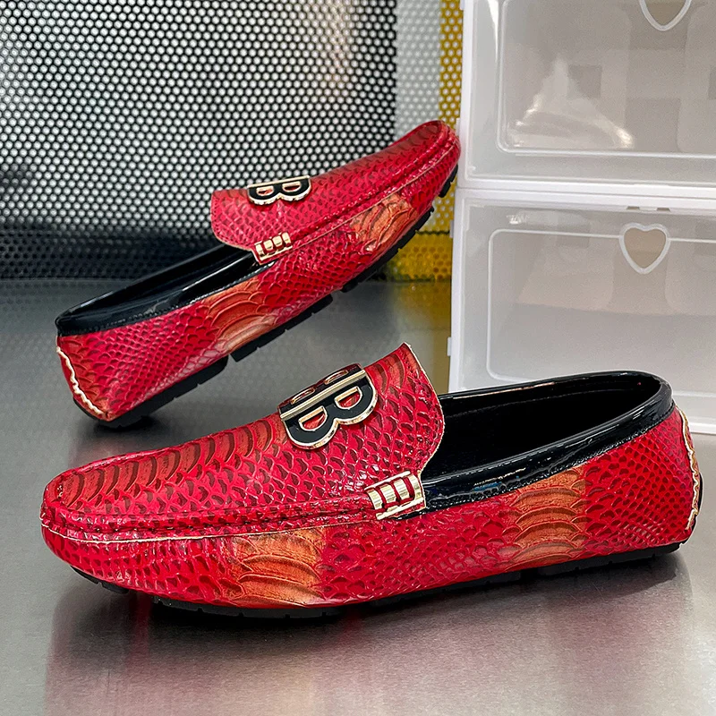 

British Style Luxury Loafers Men Fashion Glitter Leather Shoes Comfortable Slip-on Flat Casual Shoes Men Soft Driving Moccasins