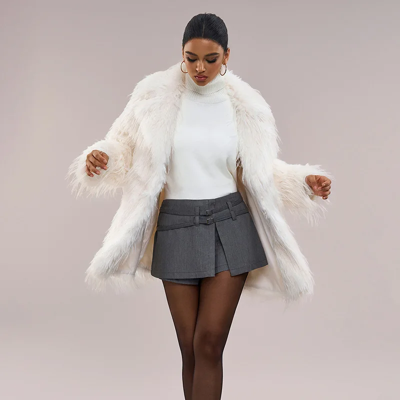 Женское пальто из искусственного лисьего меха на осень и зиму