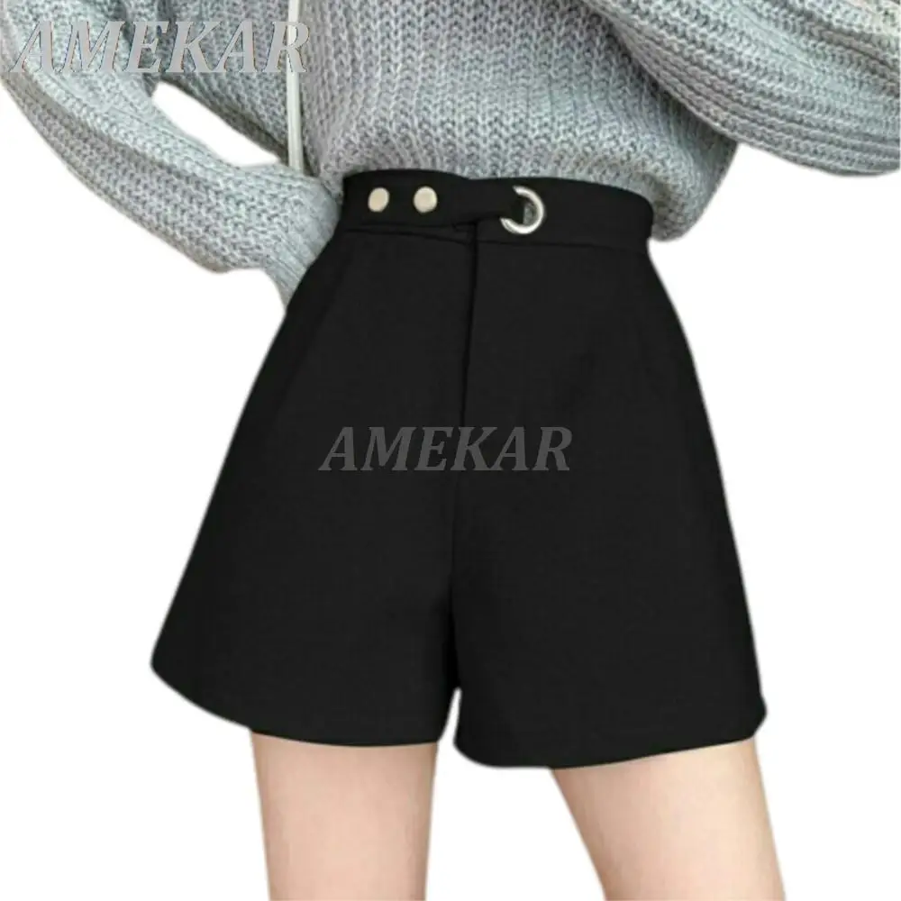 2023 Winter Fashion New Black Shorts For Women All-match Woolen Casual Thicken Shorts Lady Loose Commuter High Waist Short Pants