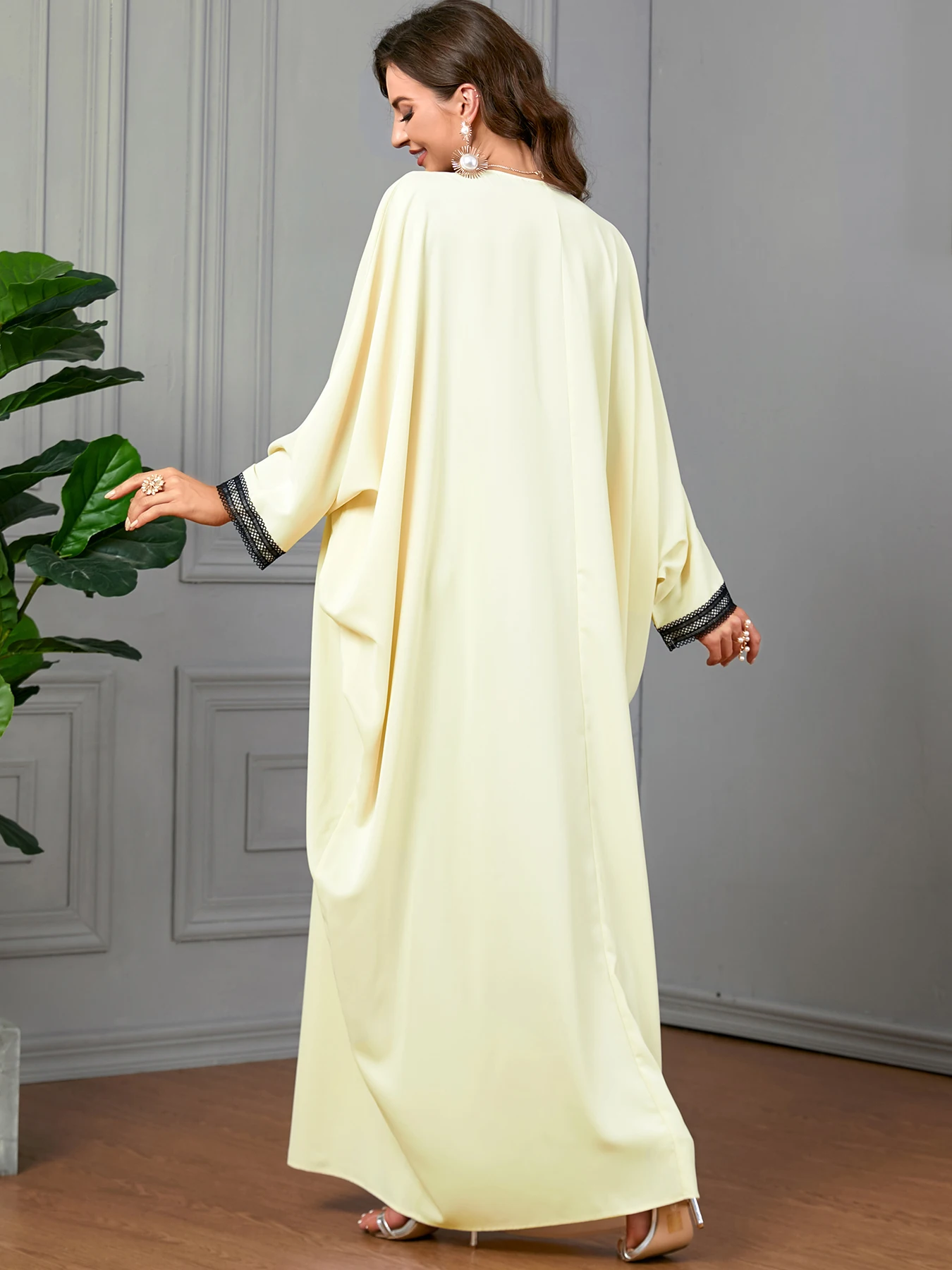 BNSQ Abaya Muslim Women Fashion Collar Flower Pendant Lace Trim Bat Sleeves Turkey African Caftan Vestidos