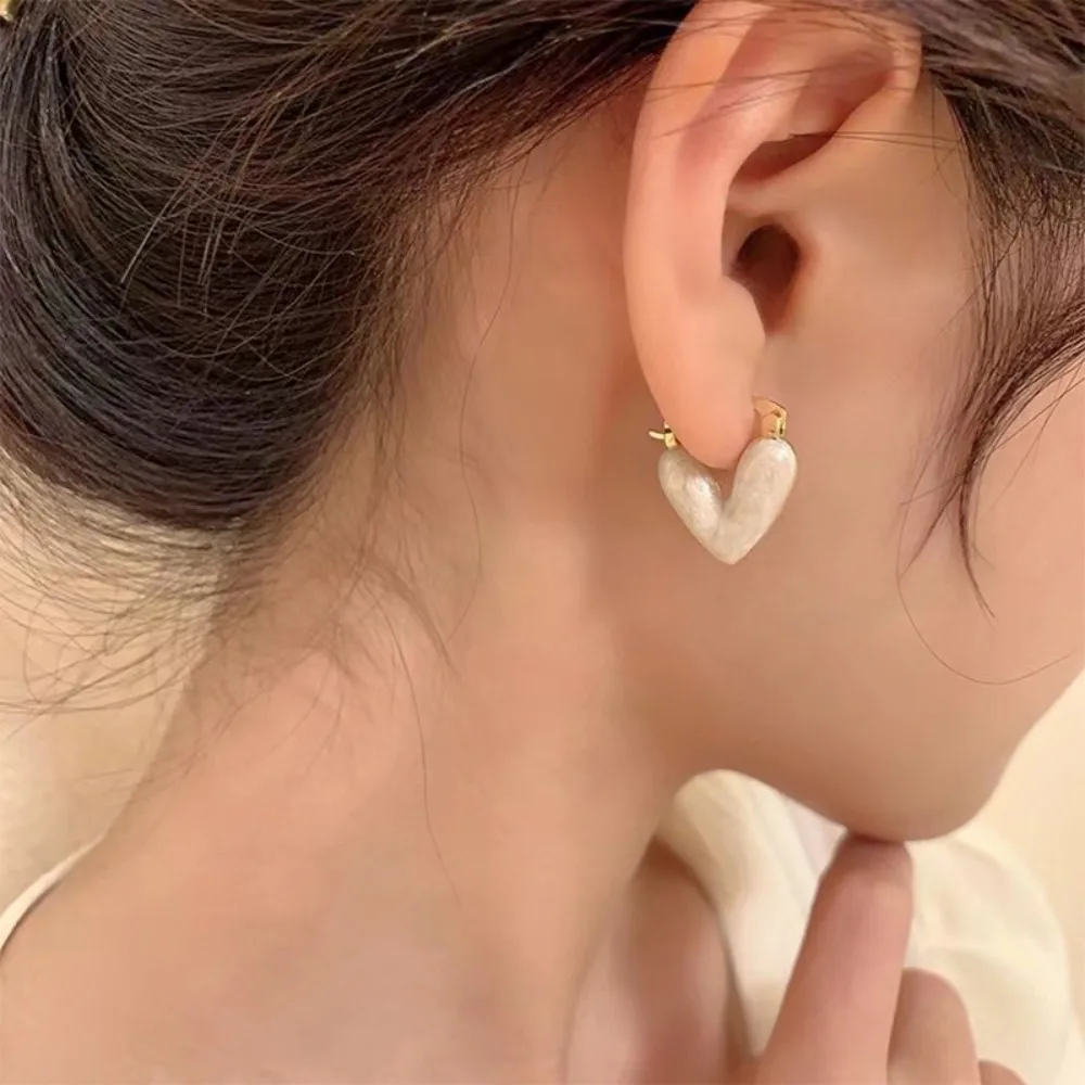 

Heart Earrings For Women Girl Dripping Oil Ear Studs Simple Ear Hoop Earrings Sweet Temperament Ear Buckle Fashion Jewelry