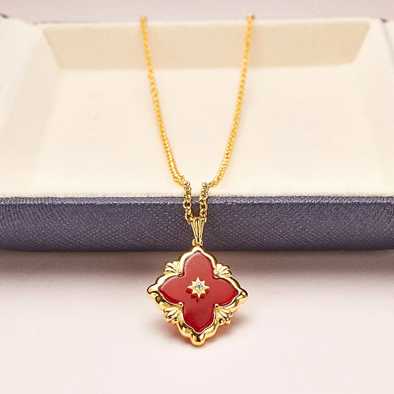 

ZOCA Classic Elegant Natural Red Agate 925 Sterling Silver Gold Plated Four Leaf Clover Design Lucky Pendant Women's Gift Party