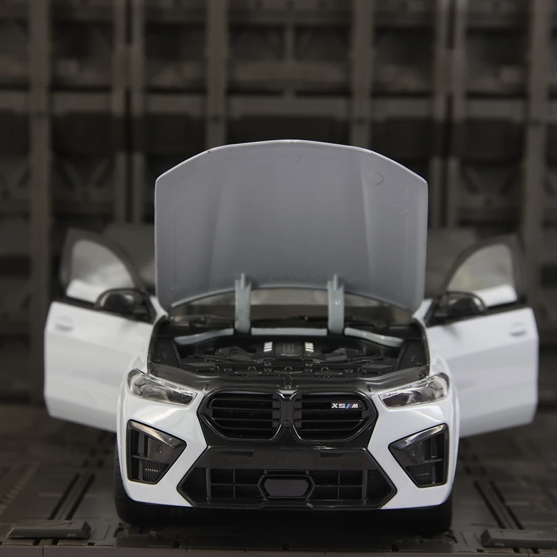 Фото 1:18 моделирование автомобиля из сплава BMW X5M, четырехдверные двери, передний капот и дверь багажника, можно открыть, богатые детали, тонко изготовлены №1