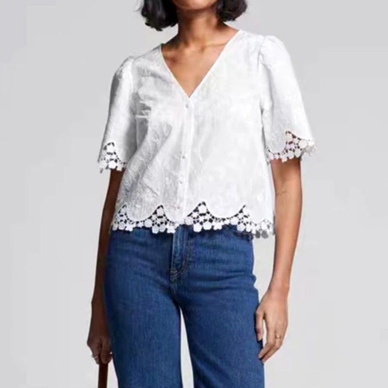 

2023 Spring and Summer New V-neck Embroidery Stitching Lace Short-sleeved Shirt Women