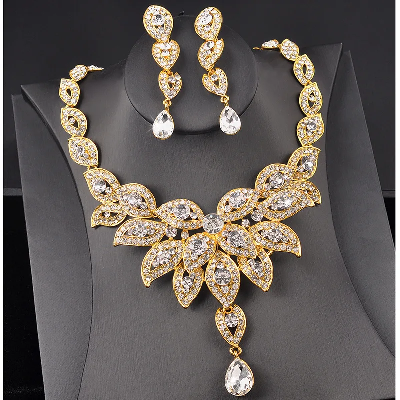 

Ladies Jewelry Set European and American Dinner Exaggerated Necklace Photo Studio and Makeup Birthday Bride Two-piece Set