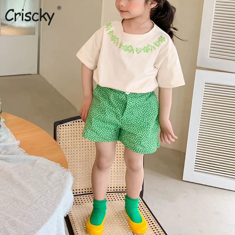 

Criscky Summer New T-shirt Fashion O Neck Girls Tshirts Korean Style Girl Tshirt Flowers Element Nice Round Neck Kids Tshirt