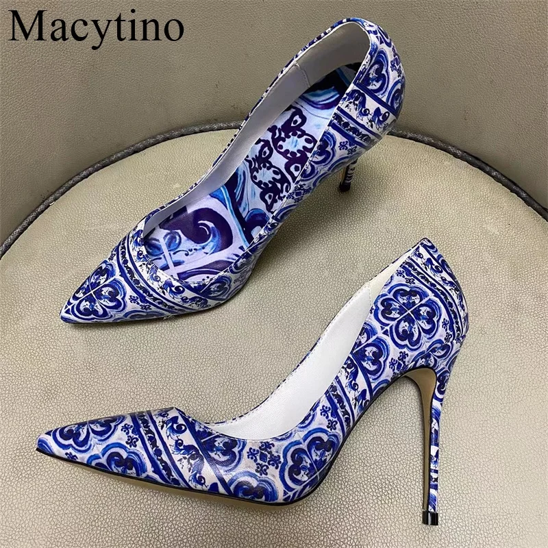 2022  New Blue And White Porcelain Flower Pointed  High Heels Pumps Fashion All-Match Nice  Leather Shoes