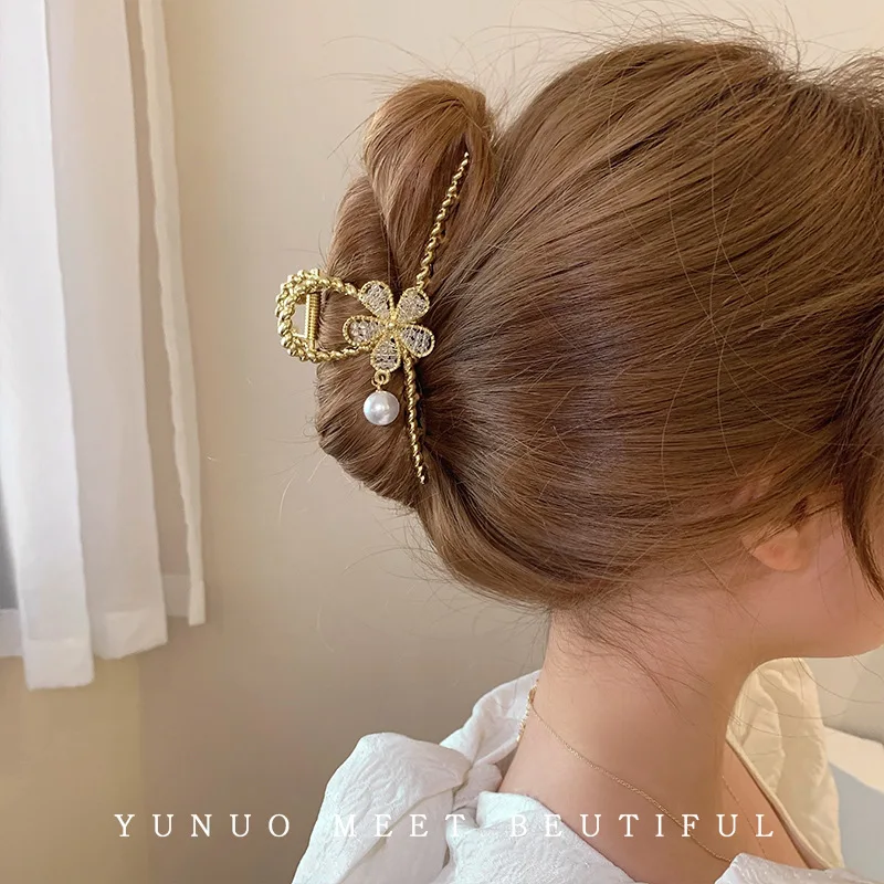 

Заколка для волос женская, металлическая, с цветком, на зажиме сзади