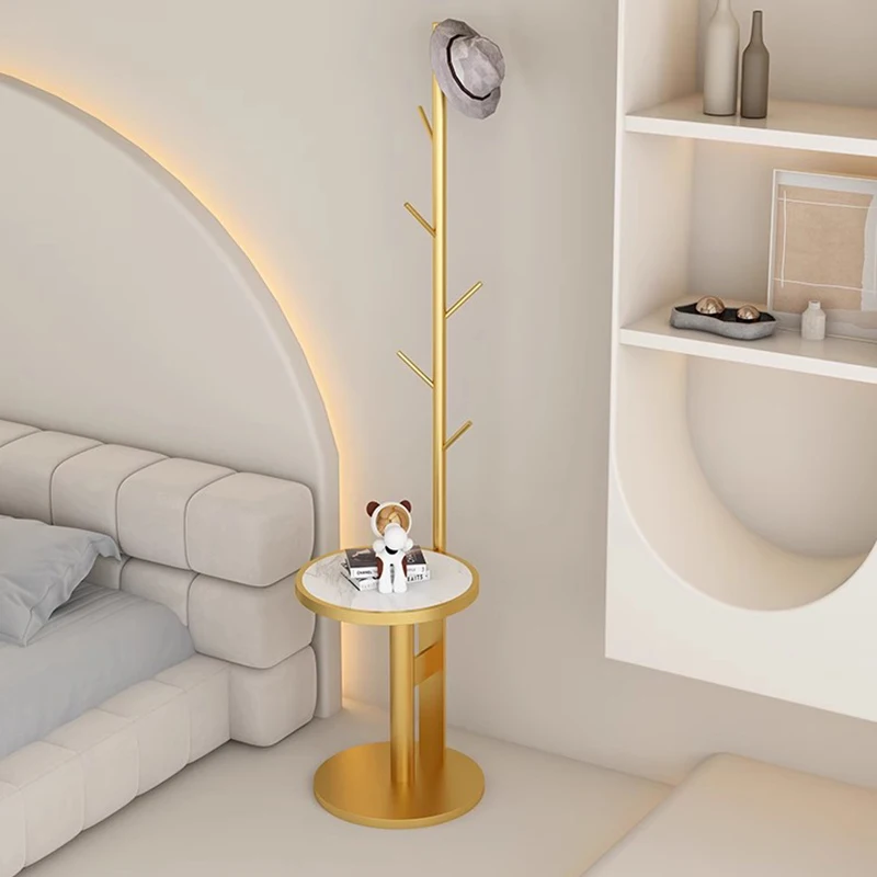 Эстетическая стойка для одежды балкона Минималистичная металлическая вешалка в