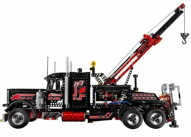 Конструктор Lepin 20020 Буксировщик тягач - Technic 8285 | Игрушки и хобби