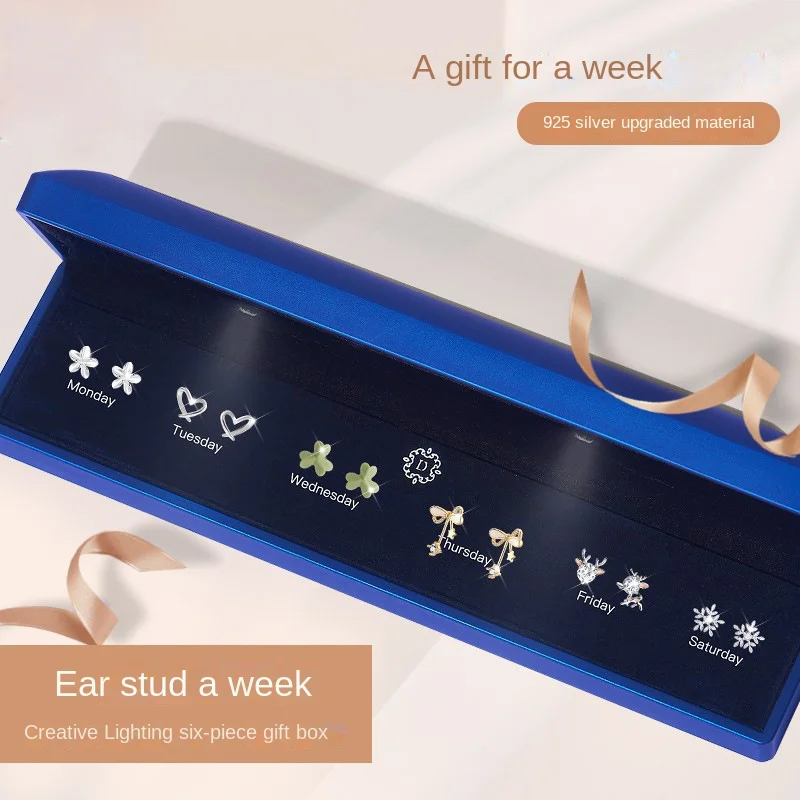 

Набор серег-гвоздиков из серебра 925 пробы для девушек