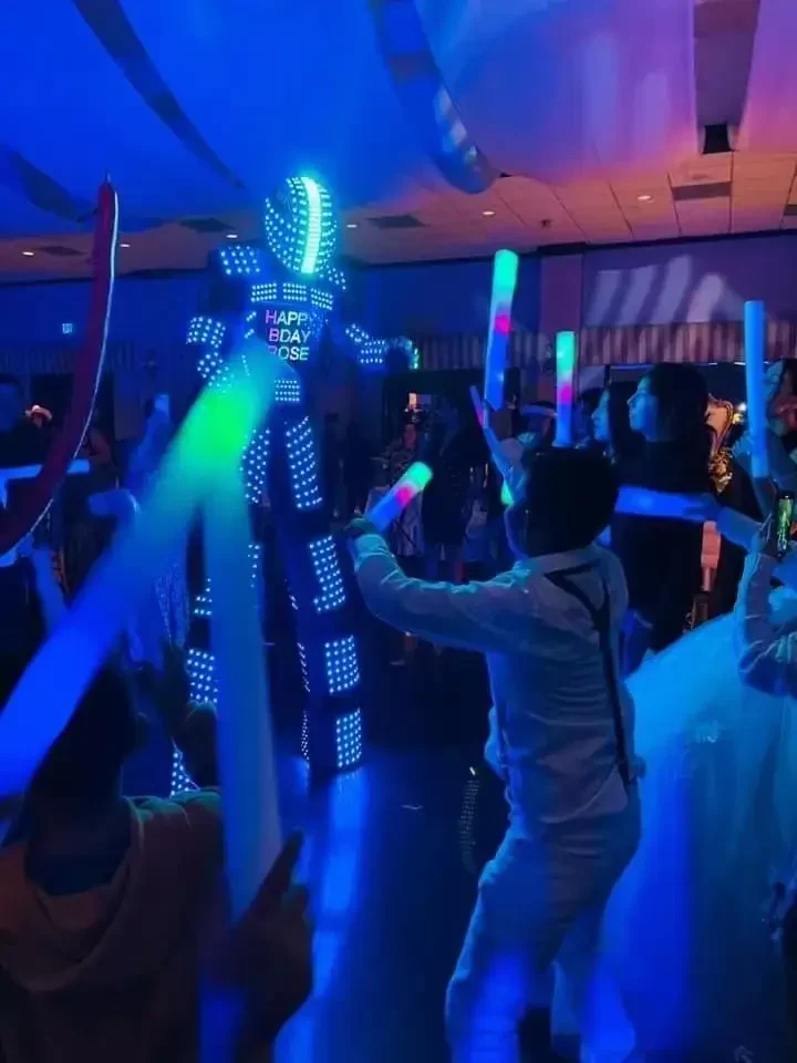 Светодиодный костюм Kroyman для ходулей