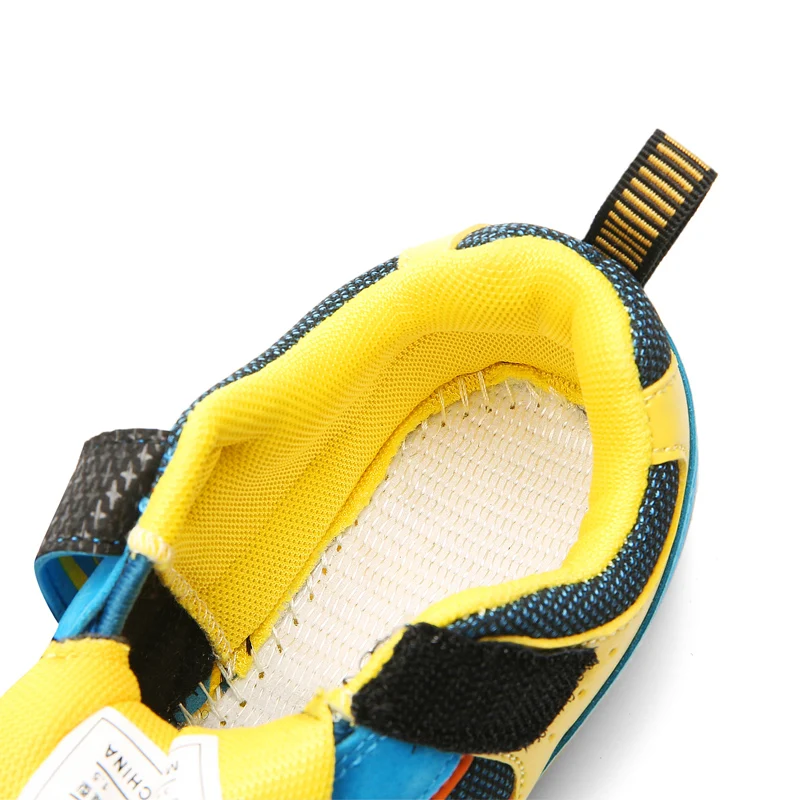 Children's Mountaineering Shoes Spring and Autumn Boys and Girls Mesh Casual Sports Shoes Anti slip Running Shoes