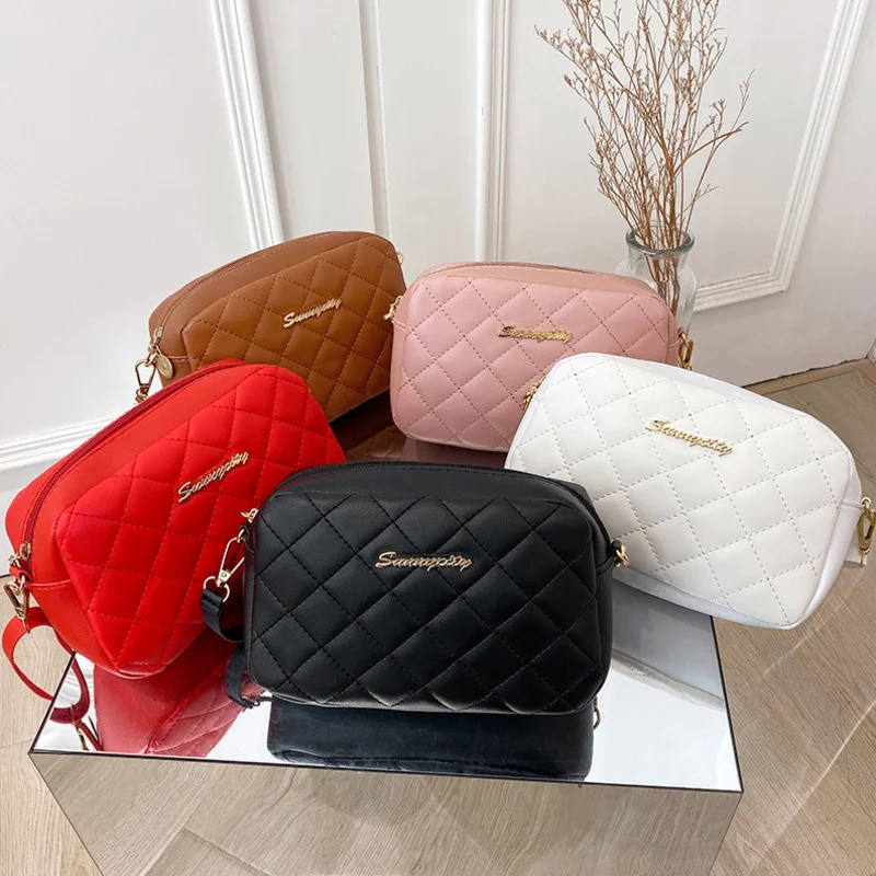 

2022 New Small Messenger Bags For Women Trend Embroidery Camera Female Shoulder Bags Fashion Chain Crossbody Bag