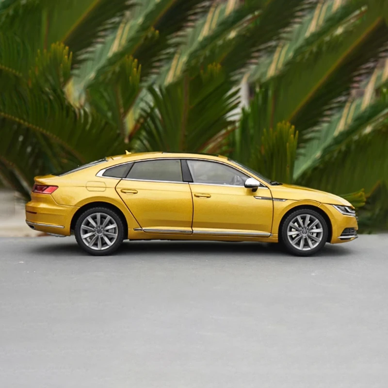 Diecast w skali 1:18 oryginalna nowa generacja CC 2018 aluminiowy model samochodu gotowy produkt zabawka symulacyjna statyczny kolekcjonerski prezent