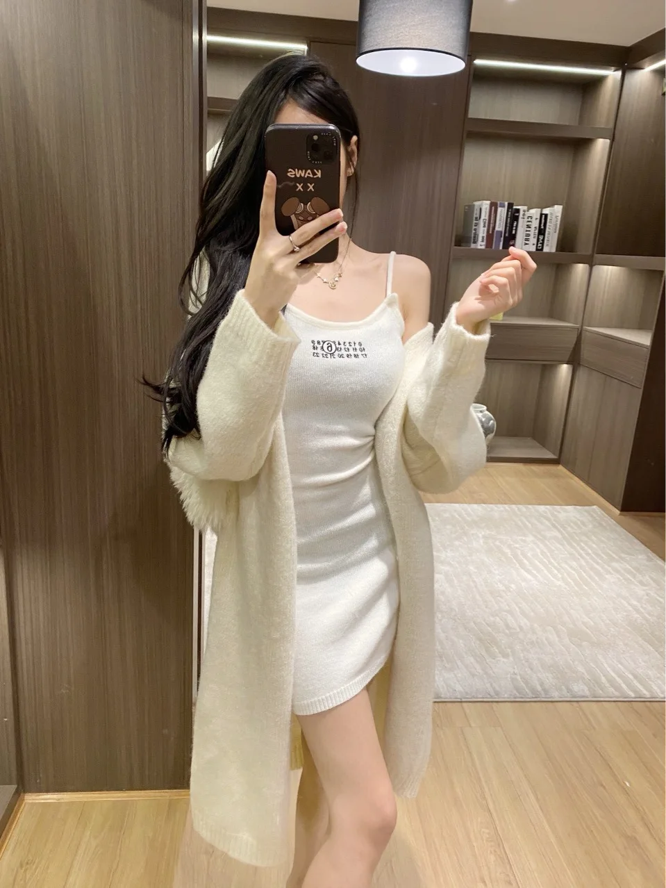 

Высококачественное осеннее новое трикотажное приталенное подвесное платье в комплекте с кардиганом средней длины пальто трикотажная мягкая ткань