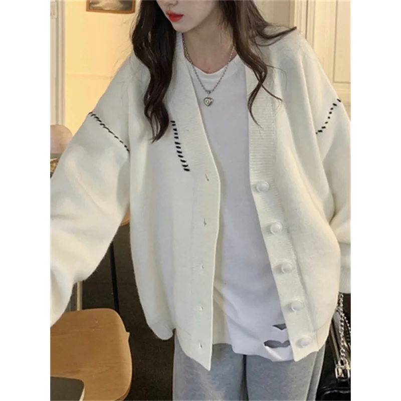 Рисунок 2 - Женский однотонный кардиган