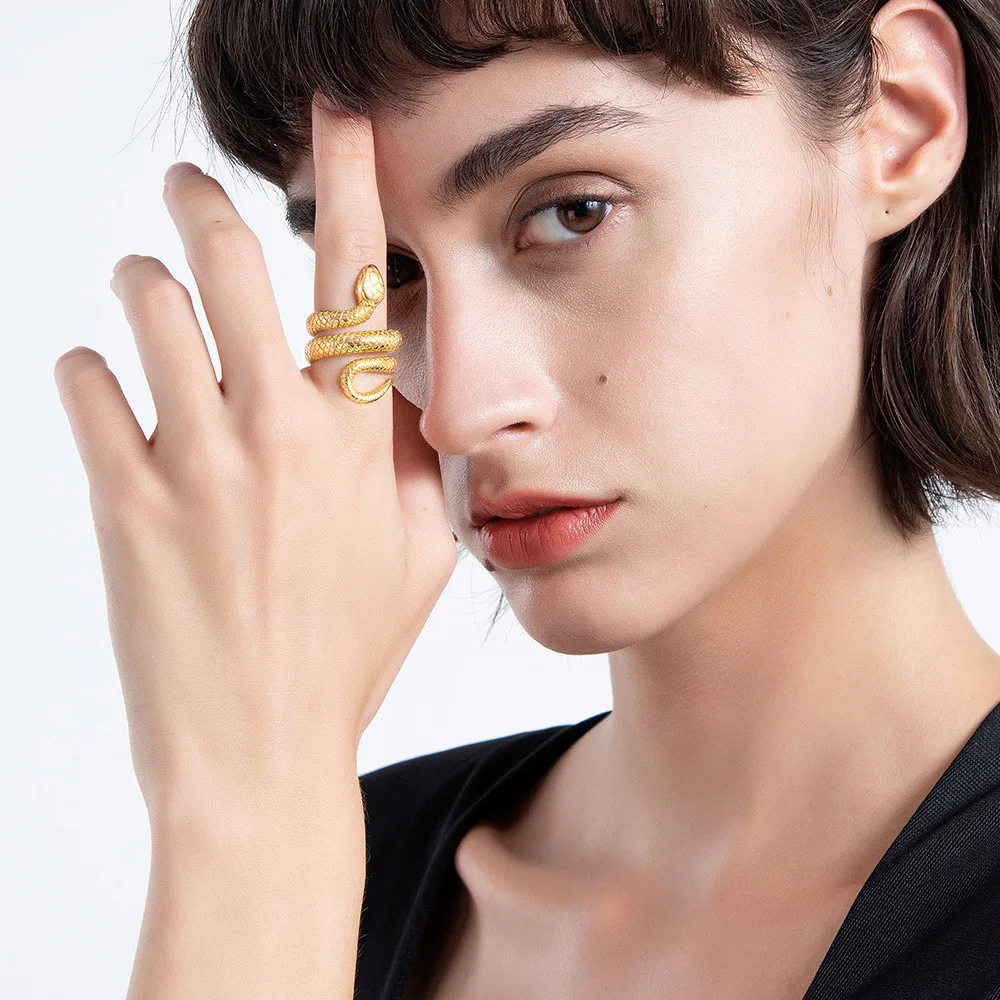

1PC European And American Fashion Gothic Personality Artificial Snake Ring Ladies Golden Curved Ring Plated Christmas Present