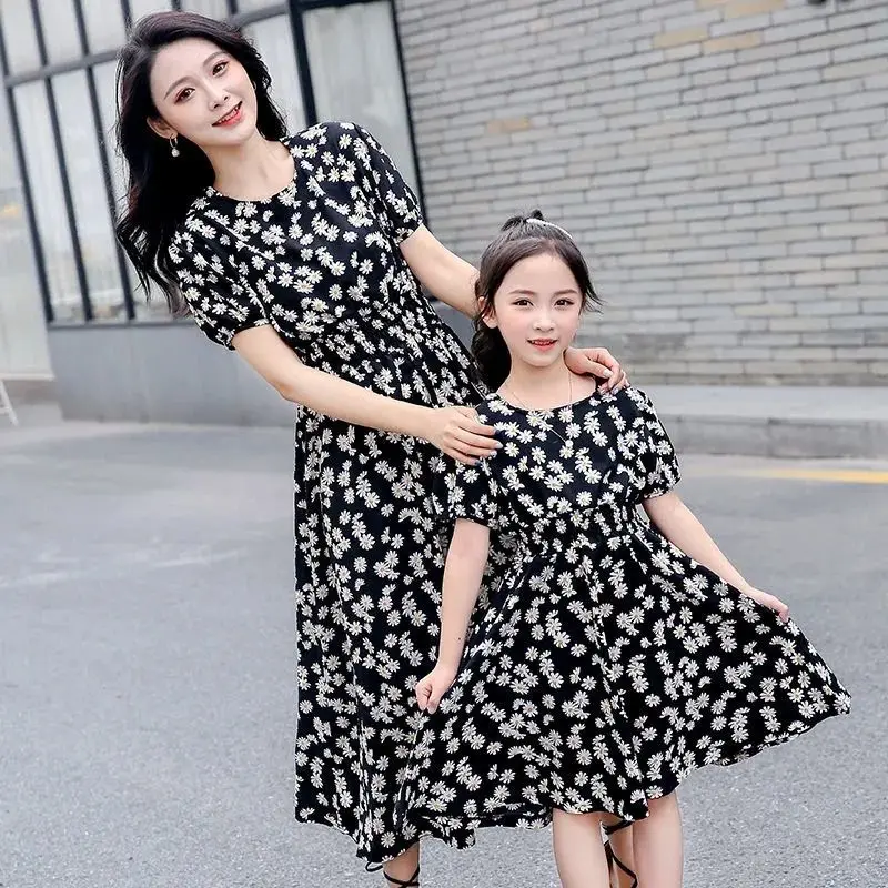 

Mommy and Daughter Matching Clothes Summer Mother Kids Floral Dresses Family Matching Outfits Mommy and Me Chiffon Clothes