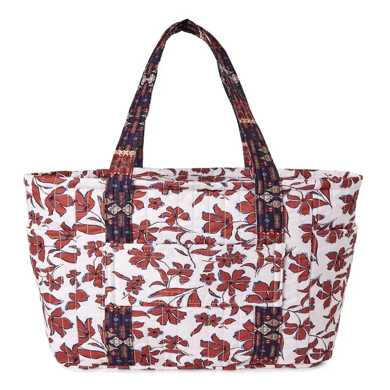 

Chic White Quilted Tote Handbag with Soft Floral Design, Perfect for Everyday Use.