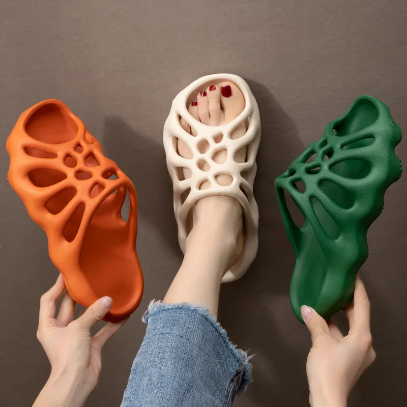 

New Cut-out Platform Slippers Women Men Fashion Beach Slides Soft EVA Lovers Indoor Batrhoom Slipper Ladies Home Floor Shoes