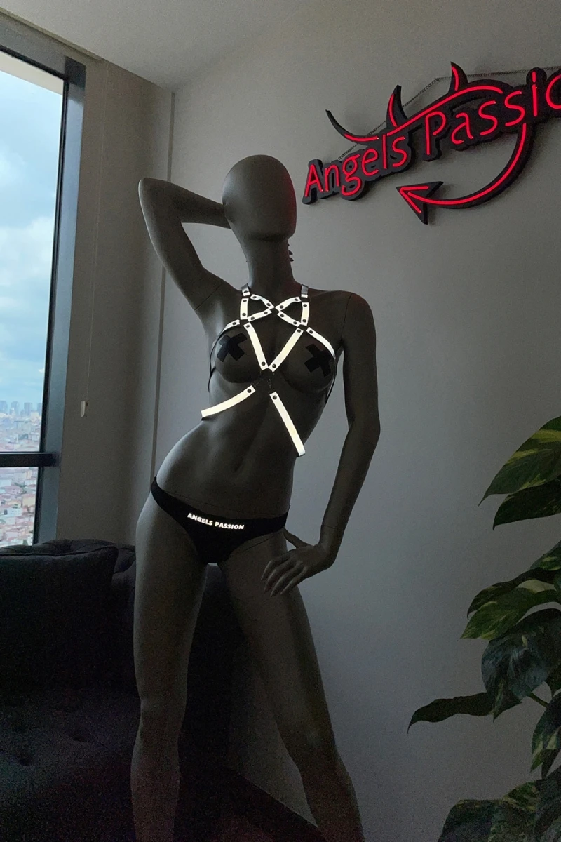 

Dress Accessories White Reflective Harness