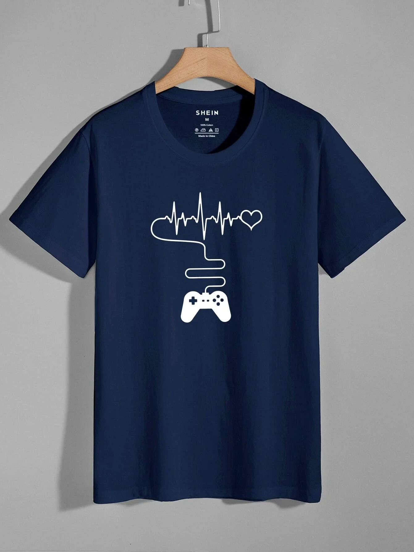 

Men Gamepad & Heart Print Tee