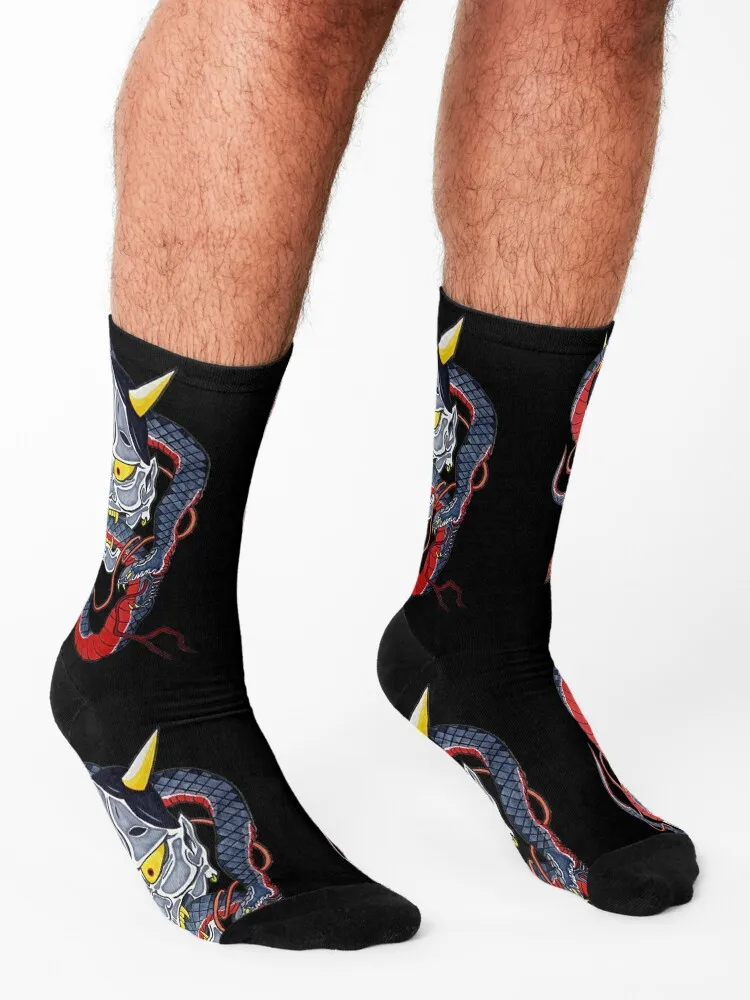 Маска Хання и змеиные носки