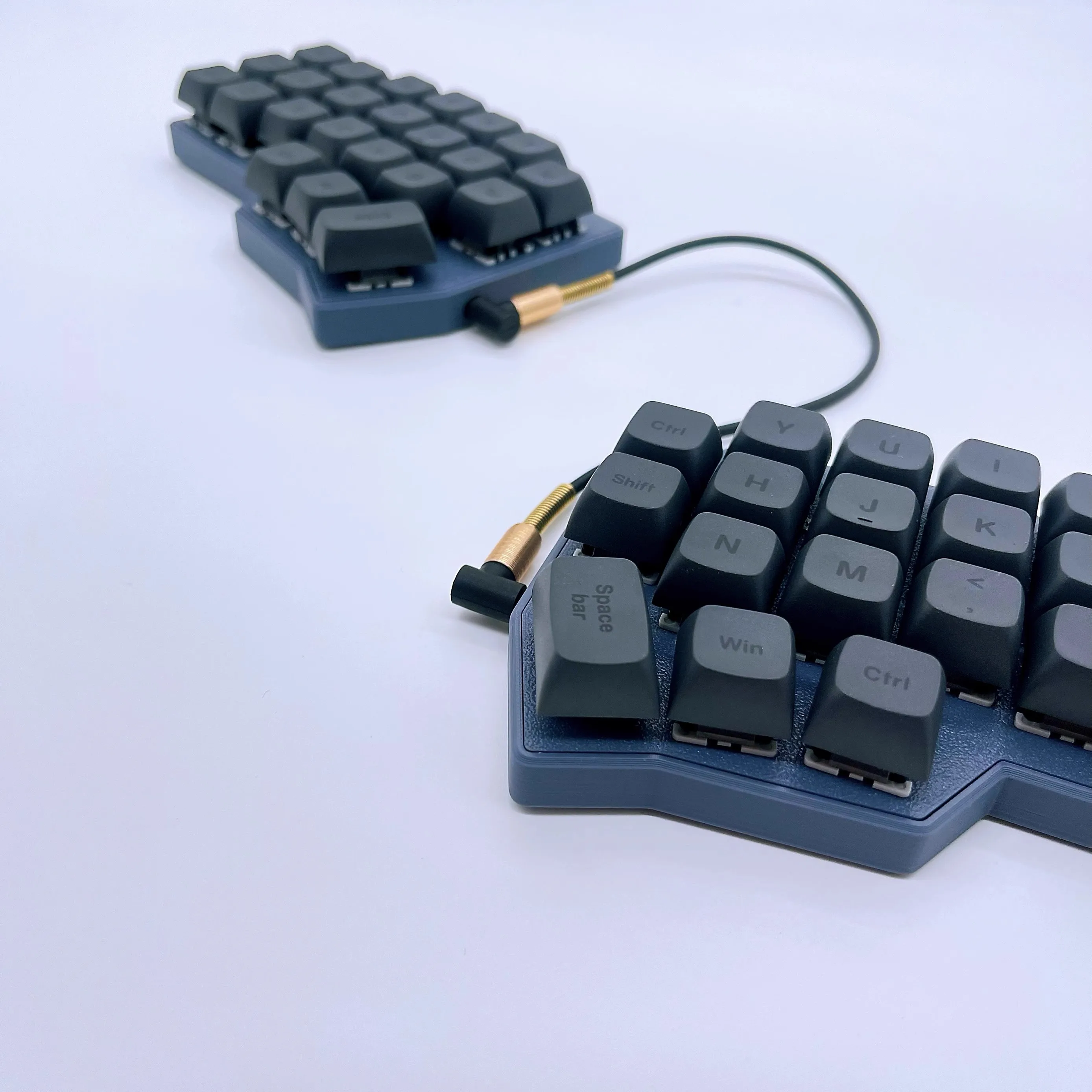 Комплект разделенной клавиатуры Corne V4 с поддержкой проводной Rgb на заказ