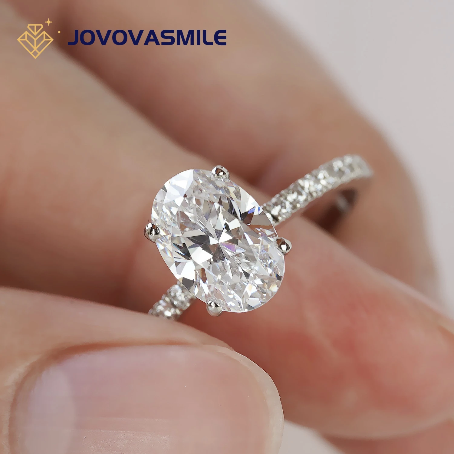 

JOVOVASMILE 2 Carat VVSI D Color 925 Sterling Silver Mossanite Diamond Aestethic Ring