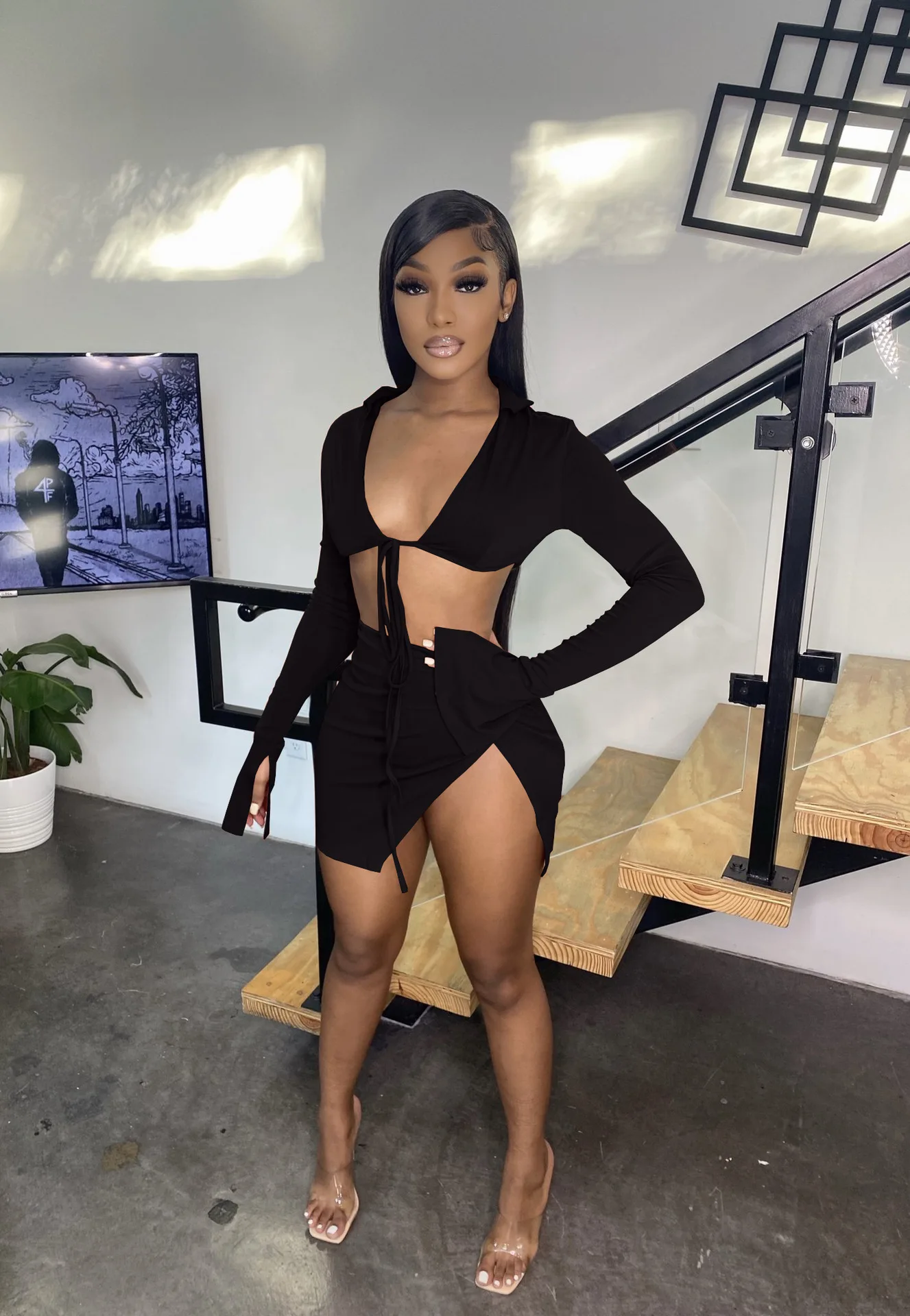 Рисунок 2 - Женский костюм с юбкой миди с разрезом