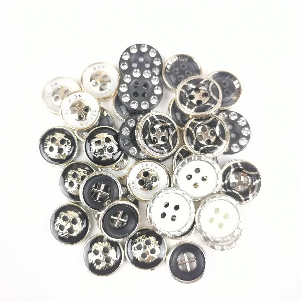 Круглые пуговицы с 4 отверстиями 11 5-13 мм 30 шт.