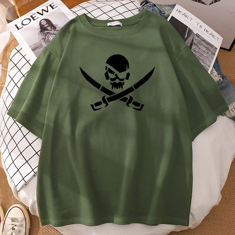 

Футболка мужская с принтом пиратского черепа и логотипа, Модный мягкий крутой топ с рукавом до локтя и круглым вырезом, Повседневная рубашк...
