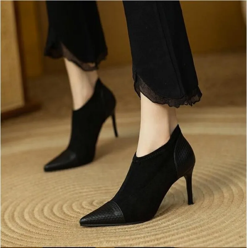 

Женские ботильоны на тонком каблуке, с острым носком