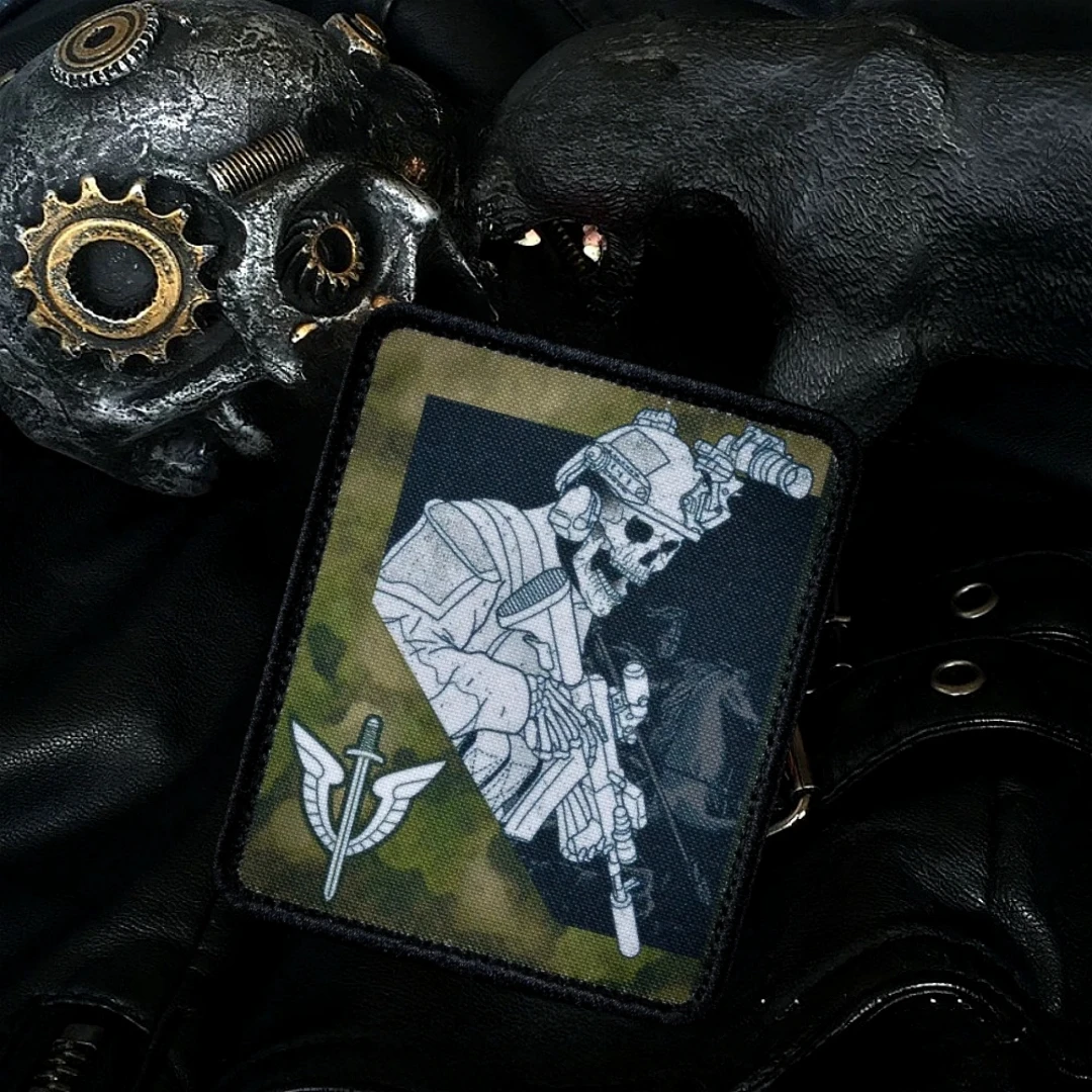 Меховой значок в стиле милитари