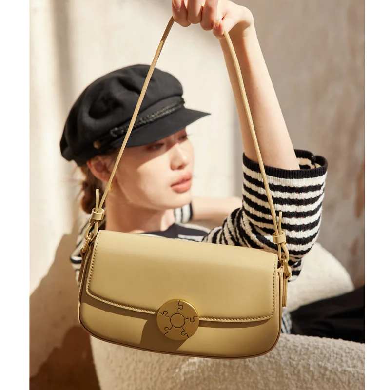 Trendy and fashionable underarm bag, high-end single shoulder bag, small square bag, stick bag, genuine leather retro women's