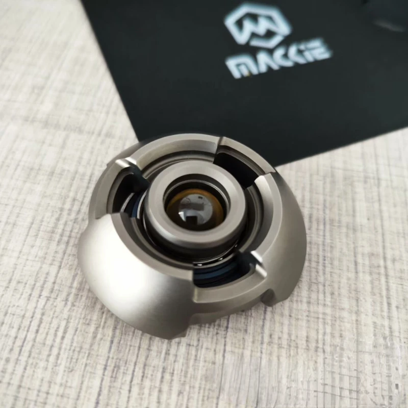 

Second-Hand out-of-Print Mackey Core Volcano Fingertip Gyro White Copper Titanium Alloy Material Box Accessories Complete